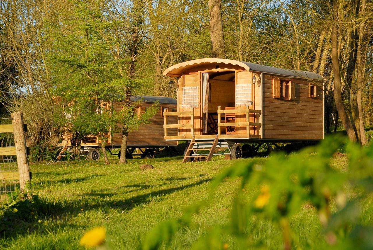 La Ferme Du Marais Poitevin - Roulotte Hotel Benet Kültér fotó